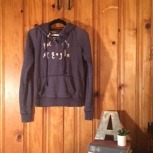 American Eagle blue sweatshirt